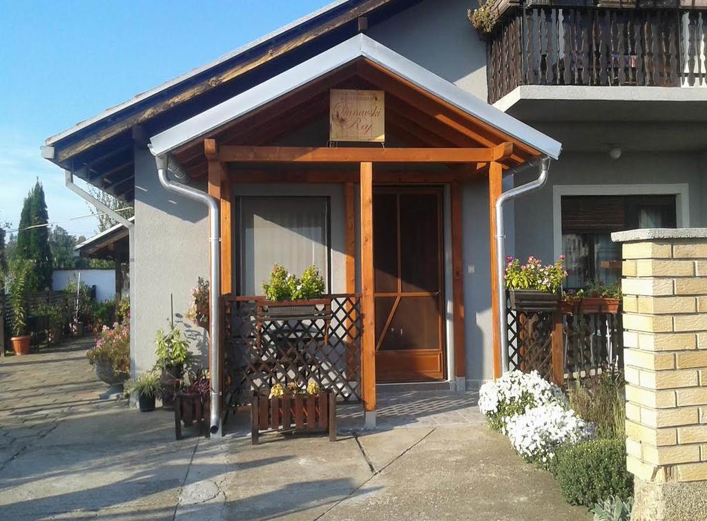 Guest House Dunavski Raj Kostol Exterior photo